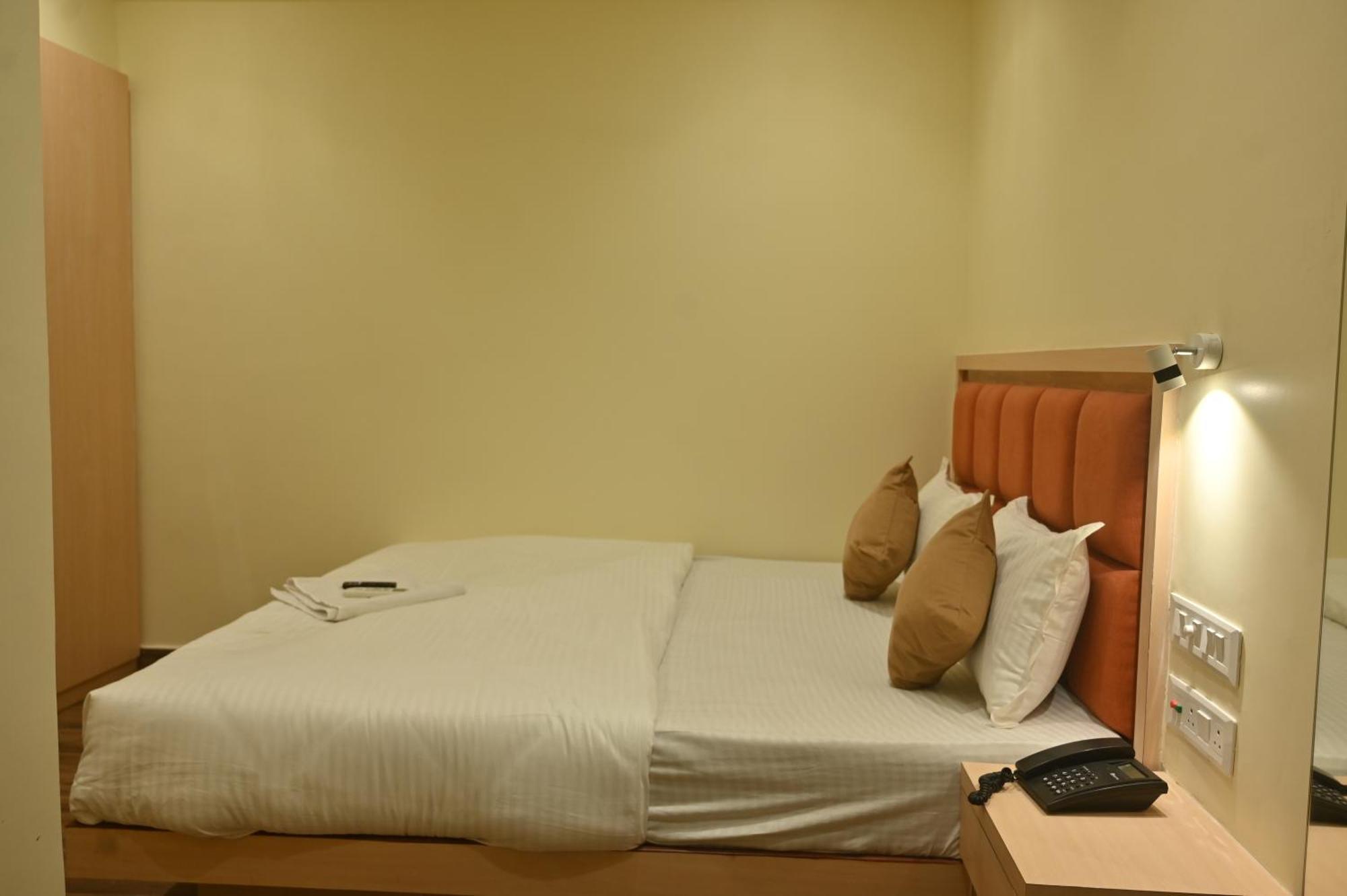 Golden Square - Kolkata Airport Hotel Eksteriør billede