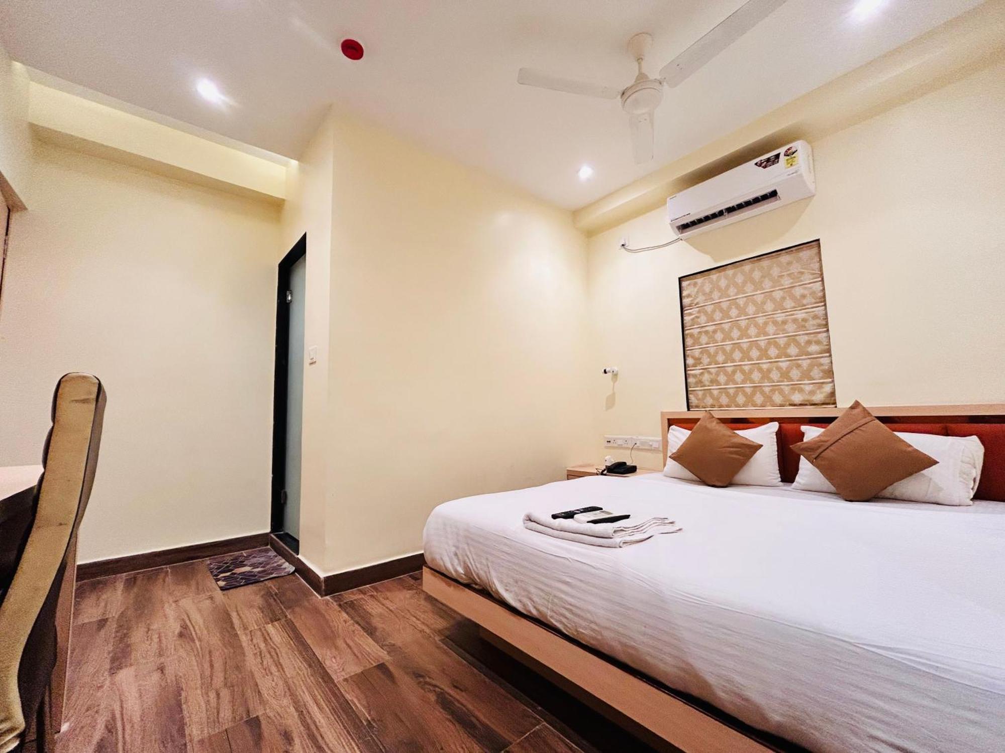 Golden Square - Kolkata Airport Hotel Eksteriør billede