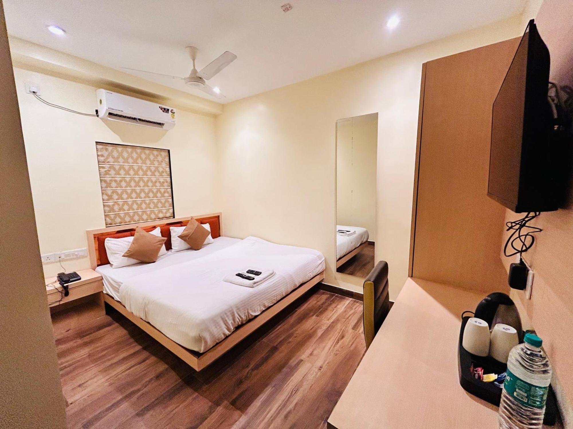 Golden Square - Kolkata Airport Hotel Eksteriør billede